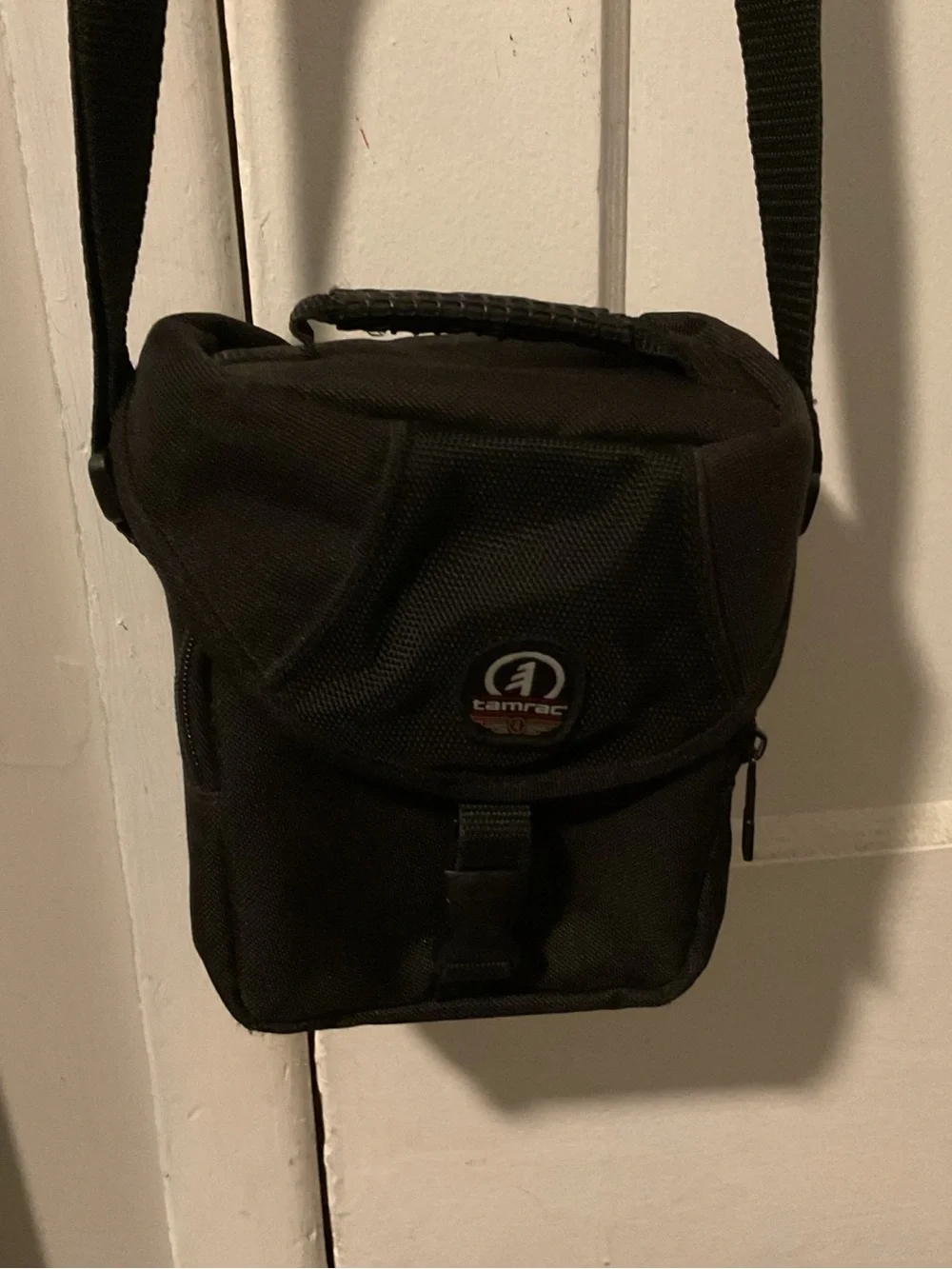 Tamrac Black Messenger Camera Bag for Men